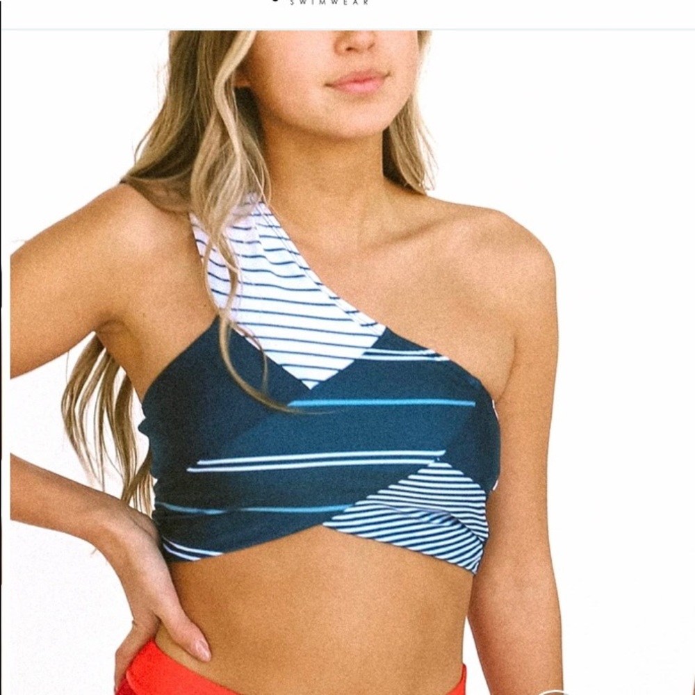 NWT Nani one shoulder bikini top
